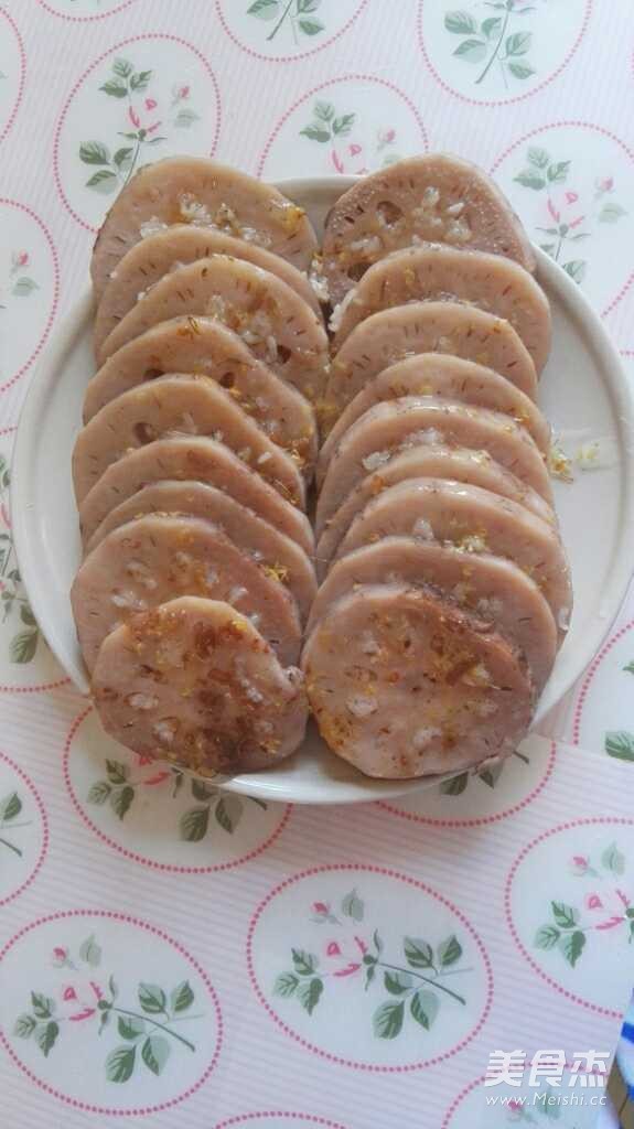 <a href=/shicai/shucai/GuiHua/index.html target=_blank><u>桂花</u></a>糖<a href=/shicai/mimian/NuoMi/index.html target=_blank><u>糯米</u></a><a href=/shicai/shucai/LianOu/index.html target=_blank><u>莲<a href=/shicai/shucai/Ou/index.html target=_blank><u>藕</u></a></u></a>的做法