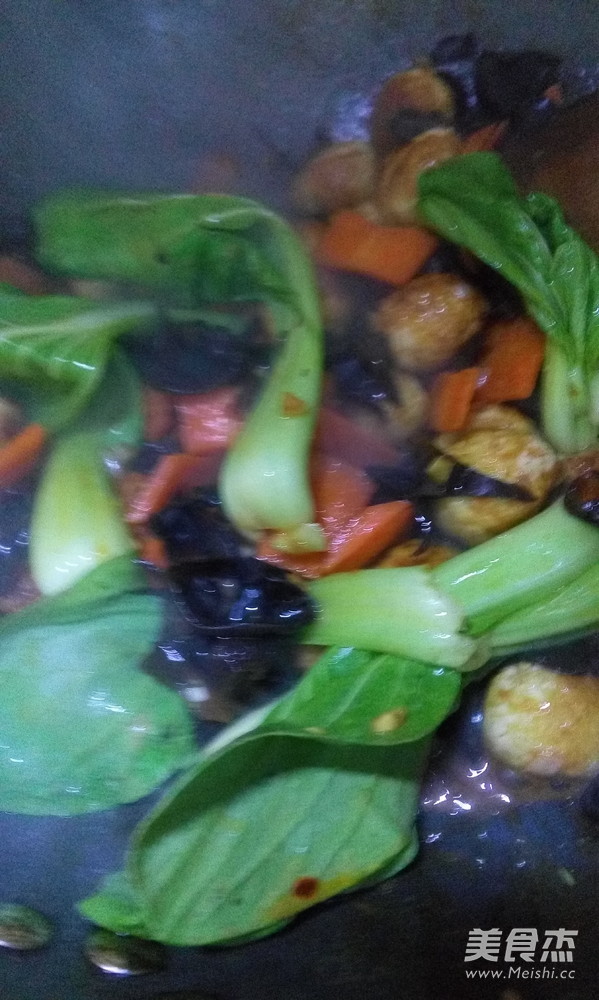 鱼香虎皮<a href=/shicai/rouqin/AnChun/index.html target=_blank><u>鹌鹑</u></a>蛋的做法