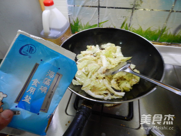 酸辣包菜的做法