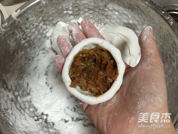 <a href=/shicai/shucai/LuoBo/index.html target=_blank><u>萝卜</u></a>丝团子的做法