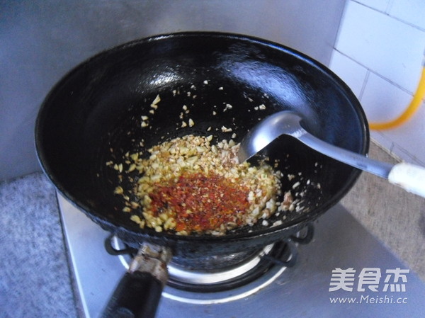 蒜香<a href=/shicai/shucai/XingBaoGu/index.html target=_blank><u><a href=/shicai/guopin/Xing/index.html target=_blank><u>杏</u></a>鲍菇</u></a>的做法