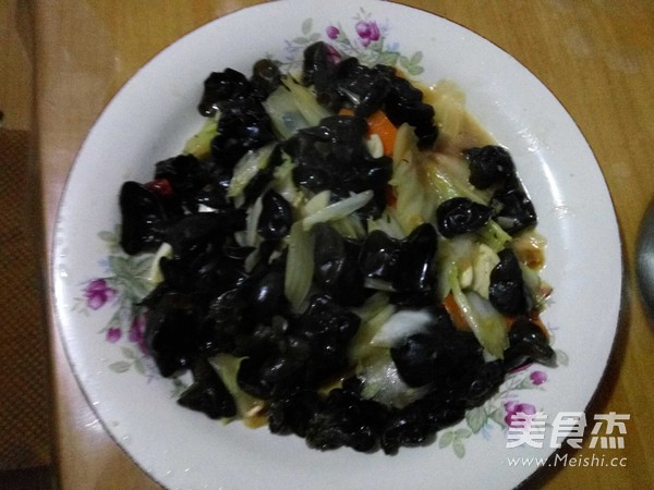 黑<a href=/shicai/shucai/BaiCai/index.html target=_blank><u>白菜</u></a>的做法