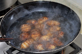 鸡汤虎皮芋儿<a href=/shicai/shucai/BaiCai/index.html target=_blank><u>白菜</u></a>步骤3