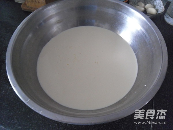 <a href=/shicai/mimian/NaiYou/index.html target=_blank><u>奶油</u></a><a href=/shicai/guopin/CaoMei/index.html target=_blank><u>草莓</u></a>的做法