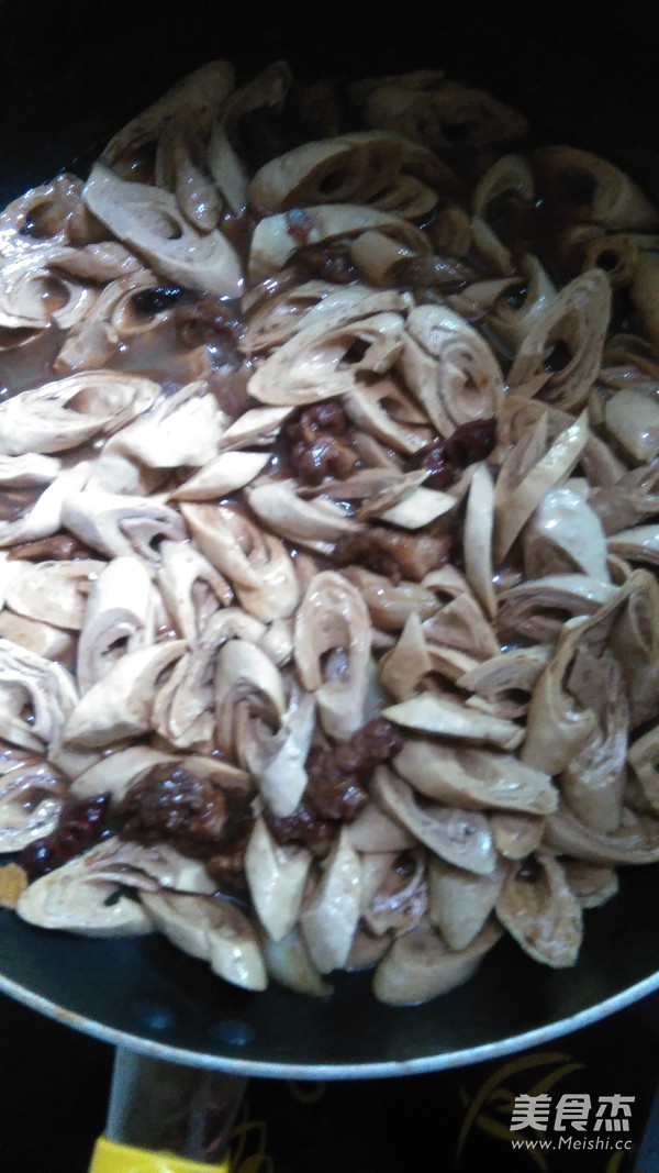 豆棍红烧<a href=/shicai/rouqin/YaZi/index.html target=_blank><u>鸭子</u></a>的做法