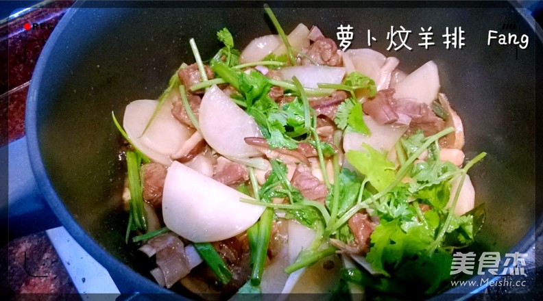 <a href=/shicai/shucai/LuoBo/index.html target=_blank><u>萝卜</u></a>炆<a href=/shicai/rouqin/YangPai/index.html target=_blank><u>羊排</u></a>的做法