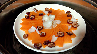 蜜汁<a href=/shicai/shucai/BaiHe/index.html target=_blank><u>百合</u></a><a href=/shicai/shucai/NanGua/index.html target=_blank><u>南瓜</u></a>