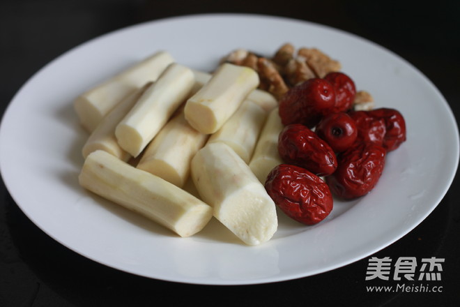 <a href=/shicai/shucai/ShanYao/index.html target=_blank><u>山药</u></a>核<a href=/shicai/guopin/Tao/index.html target=_blank><u>桃</u></a>红<a href=/shicai/guopin/Zao/index.html target=_blank><u>枣</u></a>炖蛋的做法