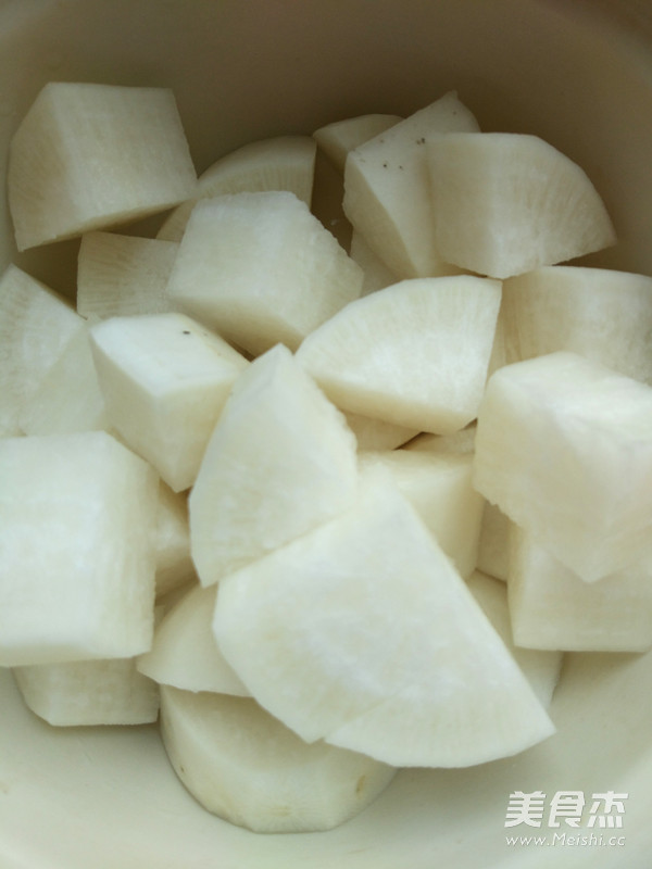 白<a href=/shicai/shucai/LuoBo/index.html target=_blank><u>萝卜</u></a>炖<a href=/shicai/rouqin/YangPai/index.html target=_blank><u>羊排</u></a>的做法