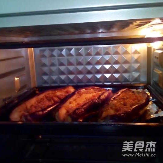 肉末烤<a href=/shicai/shucai/QieZi/index.html target=_blank><u>茄子</u></a>的做法