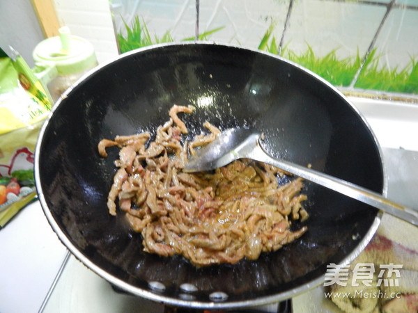 <a href=/shicai/shucai/QinCai/index.html target=_blank><u>芹菜</u></a>炒<a href=/shicai/rouqin/NiuRou/index.html target=_blank><u>牛肉</u></a>丝的做法