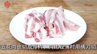 <a href=/shicai/rouqin/WuHuaRou/index.html target=_blank><u>五花肉</u></a>烧<a href=/shicai/mimian/XiangGan/index.html target=_blank><u>香干</u></a>