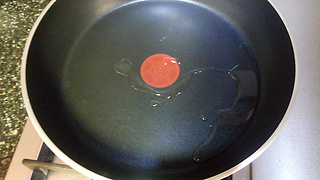 <a href=/shicai/rouqin/PeiGen/index.html target=_blank><u>培根</u></a><a href=/shicai/mimian/NaiLao/index.html target=_blank><u>奶酪</u></a>卷