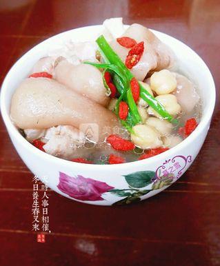 鹰嘴豆炖<a href=/shicai/rouqin/ZhuTi/index.html target=_blank><u>猪蹄</u></a>