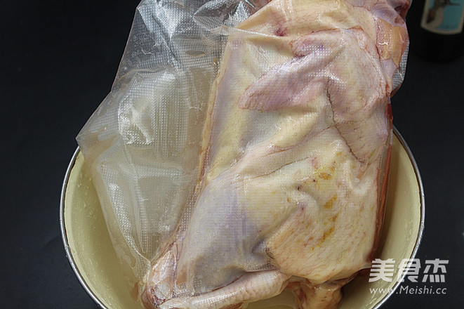 小鸡炖<a href=/shicai/shucai/MoGu/index.html target=_blank><u>蘑菇</u></a>的做法