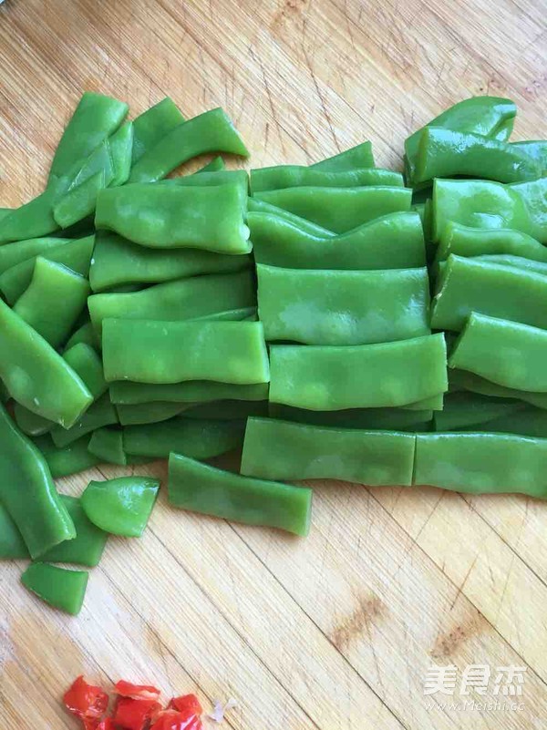 干煸<a href=/shicai/mimian/YunDou/index.html target=_blank><u>芸豆</u></a>的做法