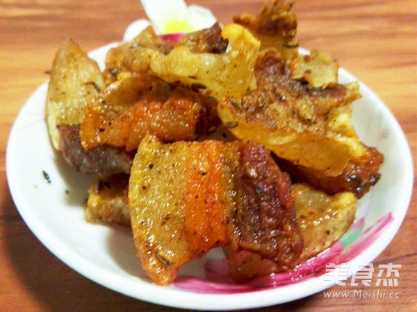 香煎<a href=/shicai/rouqin/WuHuaRou/index.html target=_blank><u>五花肉</u></a>的做法