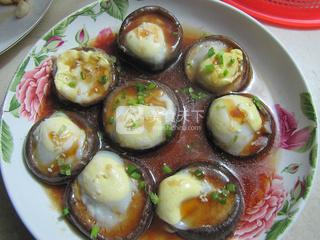 <a href=/shicai/shucai/XiangGu/index.html target=_blank><u>香菇</u></a><a href=/shicai/rouqin/AnChun/index.html target=_blank><u>鹌鹑</u></a>蛋