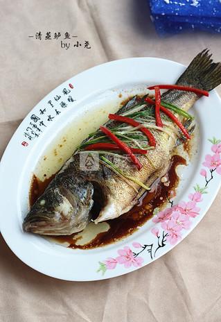 清蒸<a href=/shicai/shuichanpin/LuYu/index.html target=_blank><u>鲈鱼</u></a>