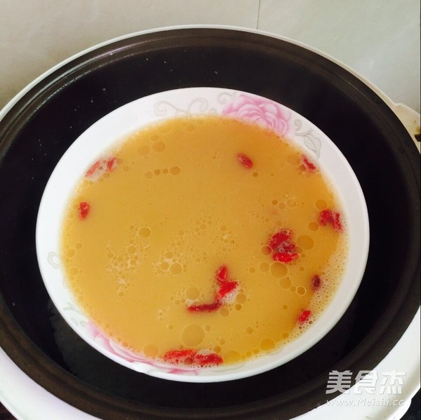 <a href=/shicai/shuichanpin/YaoZhu/index.html target=_blank><u>瑶柱</u></a>蒸水蛋的做法