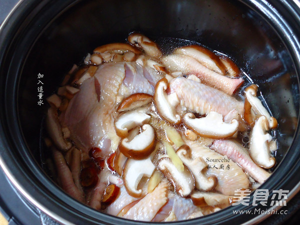 酱香<a href=/shicai/rouqin/JiTui/index.html target=_blank><u>鸡腿</u></a>(电饭锅版)的做法