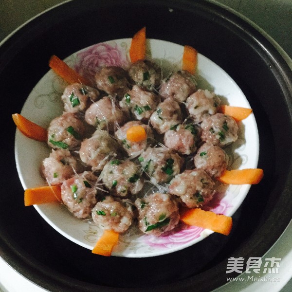 <a href=/shicai/mimian/FenSi/index.html target=_blank><u>粉丝</u></a>蒸肉丸的做法