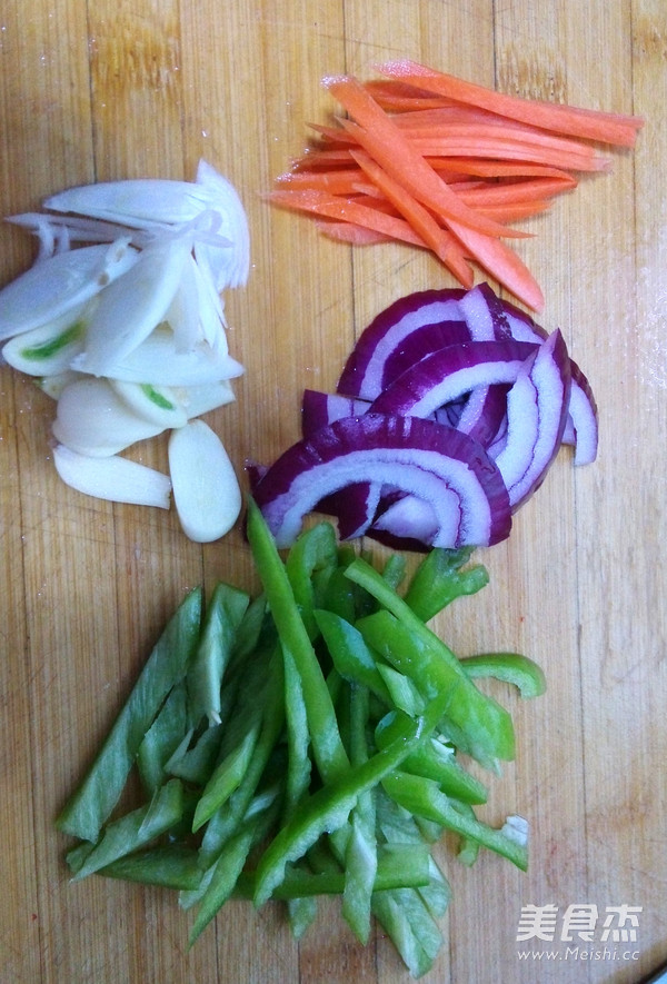 素炒<a href=/shicai/rouqin/JiXin/index.html target=_blank><u>鸡心</u></a>片的做法