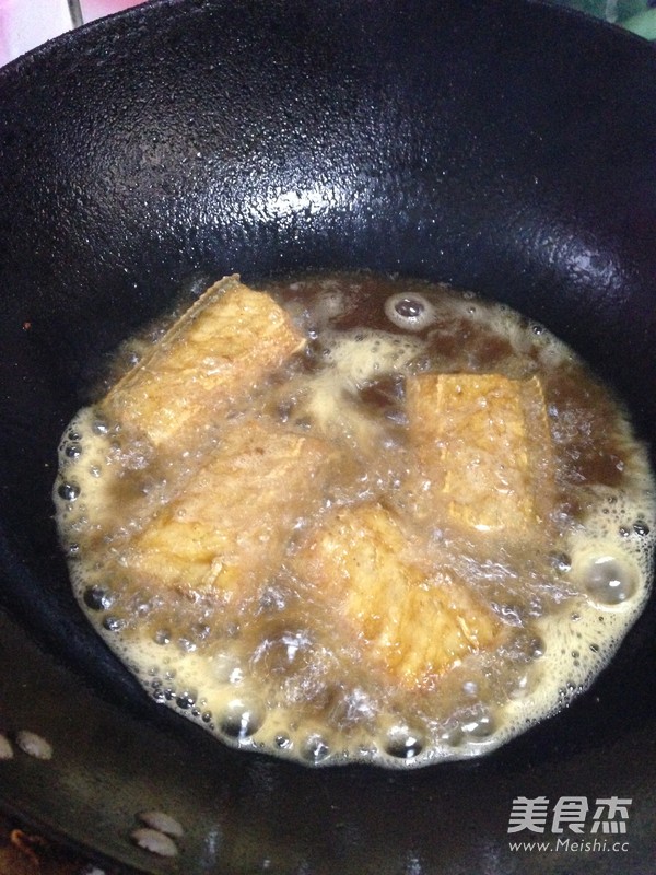 五香酥炸<a href=/shicai/shuichanpin/DaiYu/index.html target=_blank><u>带鱼</u></a>的做法