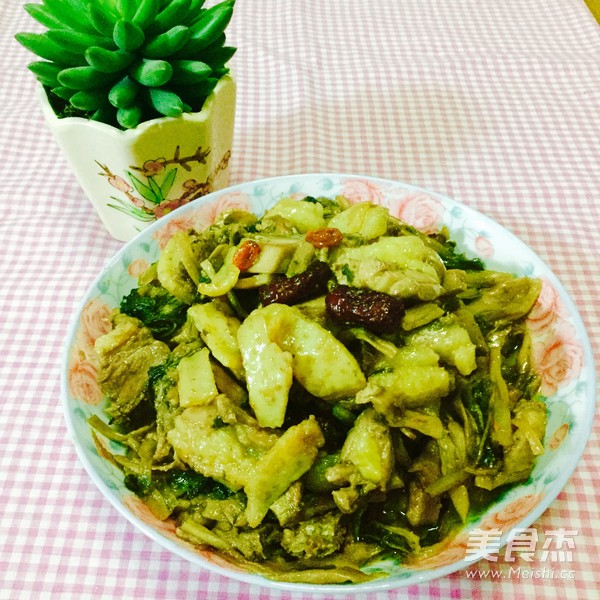 芋蒙菜干焖鸡的做法