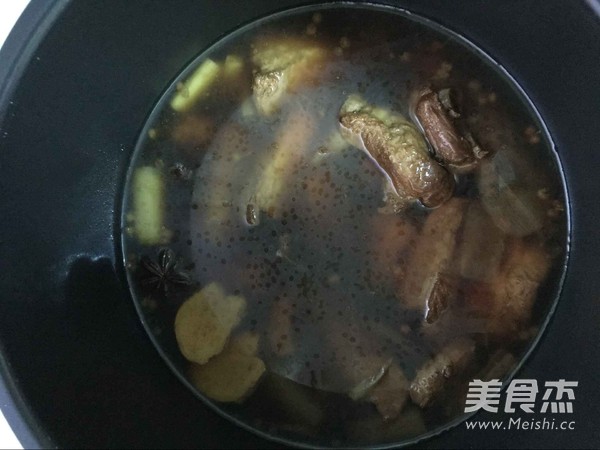 炖<a href=/shicai/rouqin/PaiGu/index.html target=_blank><u>排骨</u></a>的做法