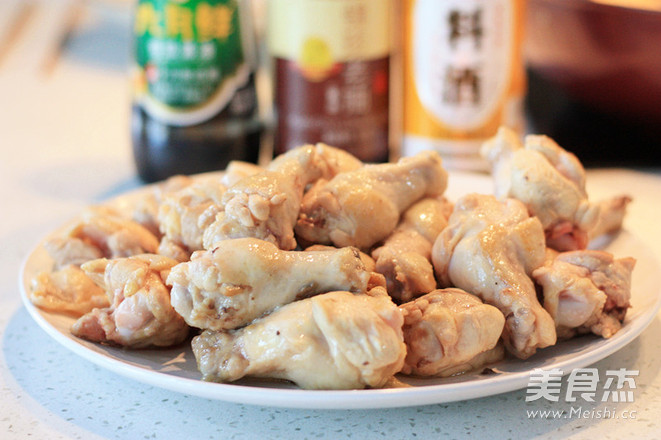 <a href=/shicai/mimian/JiangYou/index.html target=_blank><u>酱油</u></a><a href=/shicai/rouqin/JiTui/index.html target=_blank><u>鸡腿</u></a>的做法