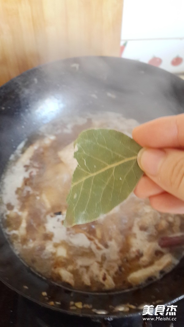 暖暖一锅酱香肘子肉片的做法