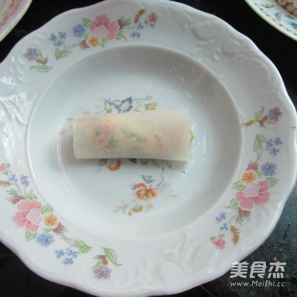 香煎<a href=/shicai/rouqin/ZhuRou/index.html target=_blank><u>猪肉</u></a><a href=/shicai/mimian/FenPi/index.html target=_blank><u>粉皮</u></a>卷的做法