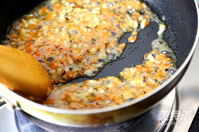 宝宝食谱  <a href=/shicai/rouqin/JiDan/index.html target=_blank><u>鸡蛋</u></a>酿肉丸的做法