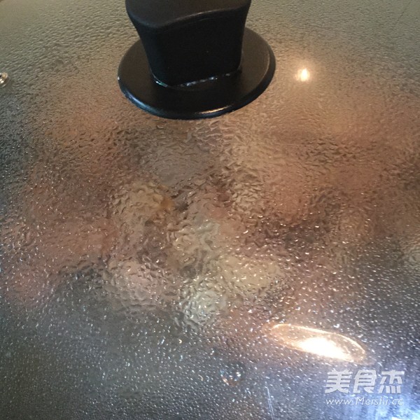 <a href=/shicai/rouqin/ZhuRou/index.html target=_blank><u>猪肉</u></a>焖<a href=/shicai/shucai/LianOu/index.html target=_blank><u>莲<a href=/shicai/shucai/Ou/index.html target=_blank><u>藕</u></a></u></a>的做法