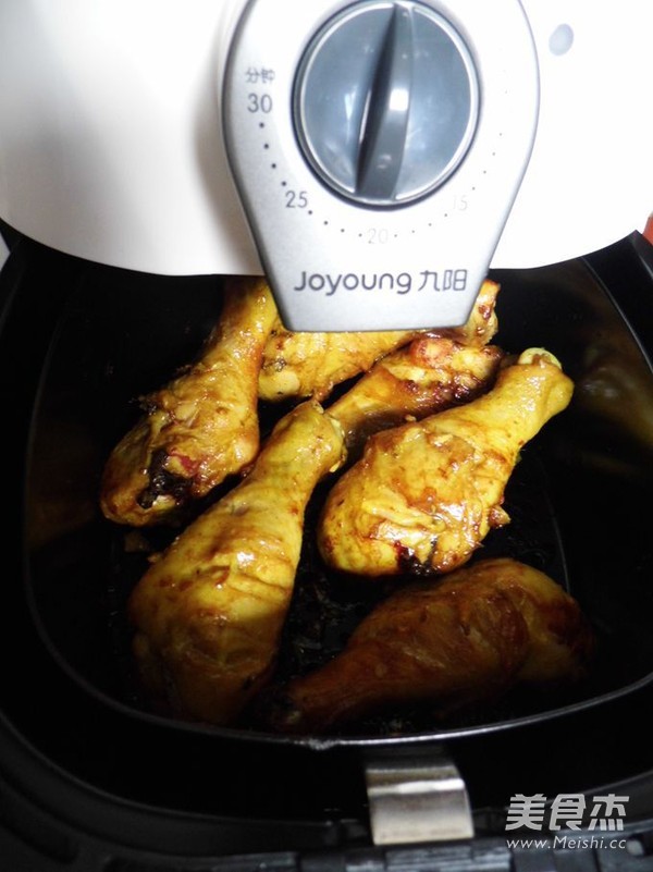 香脆辣<a href=/shicai/rouqin/JiTui/index.html target=_blank><u>鸡腿</u></a>的做法