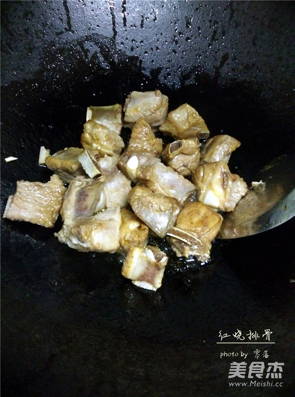 红烧<a href=/shicai/rouqin/PaiGu/index.html target=_blank><u>排骨</u></a>的做法