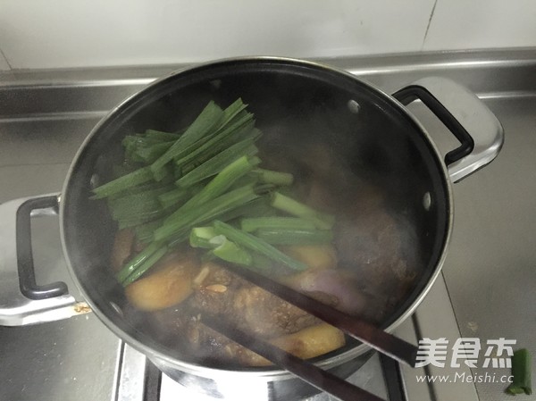 红烧<a href=/shicai/rouqin/YangRou/index.html target=_blank><u>羊肉</u></a>的做法