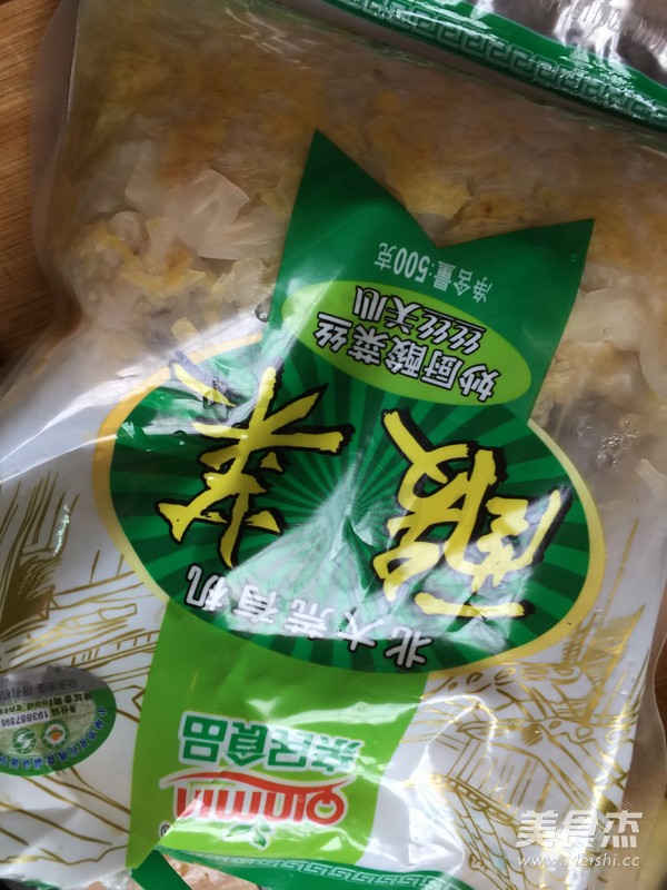 酸菜汆白肉的做法