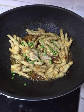 秘香红烧<a href=/shicai/rouqin/JiZha/index.html target=_blank><u>鸡爪</u></a>