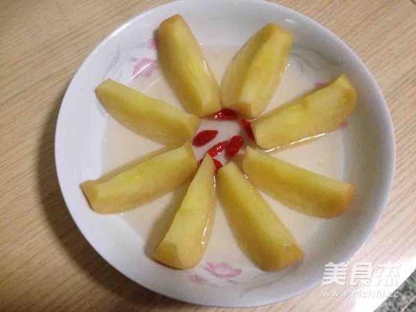 美味蒸<a href=/shicai/guopin/PingGuo/index.html target=_blank><u>苹果</u></a>的做法