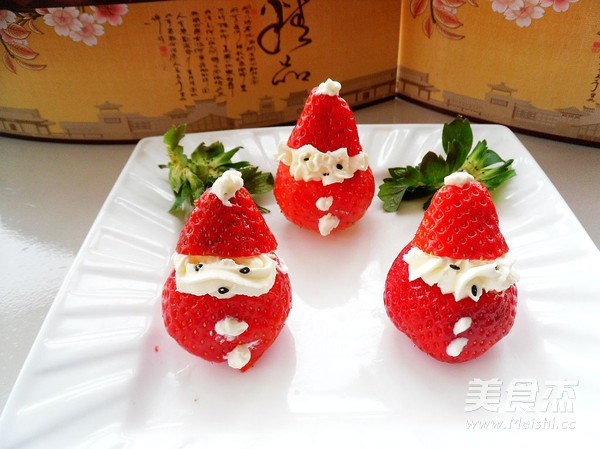 <a href=/shicai/mimian/NaiYou/index.html target=_blank><u>奶油</u></a><a href=/shicai/guopin/CaoMei/index.html target=_blank><u>草莓</u></a>的做法