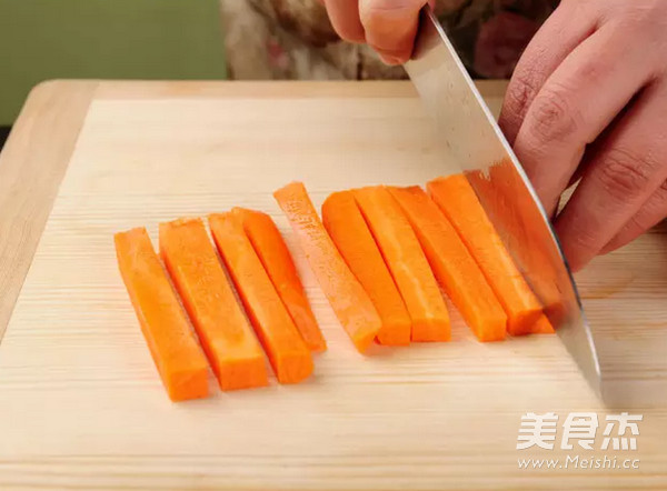 健康<a href=/shicai/shucai/HuLuoBo/index.html target=_blank><u>胡<a href=/shicai/shucai/LuoBo/index.html target=_blank><u>萝卜</u></a></u></a>棒的做法