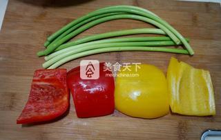 干煸<a href=/shicai/rouqin/NiuRou/index.html target=_blank><u>牛肉</u></a>丝