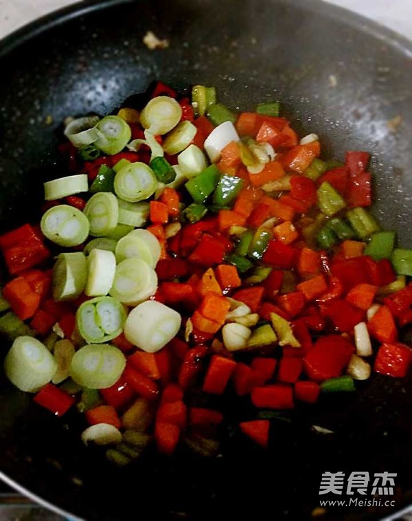 甜不辣<a href=/shicai/rouqin/ZhengJi/index.html target=_blank><u>鸡肉</u></a>丁的做法