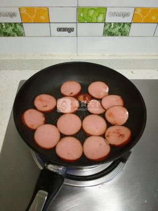 <a href=/shicai/shucai/XingBaoGu/index.html target=_blank><u><a href=/shicai/guopin/Xing/index.html target=_blank><u>杏</u></a>鲍菇</u></a><a href=/shicai/rouqin/XiangChang/index.html target=_blank><u>香肠</u></a>片