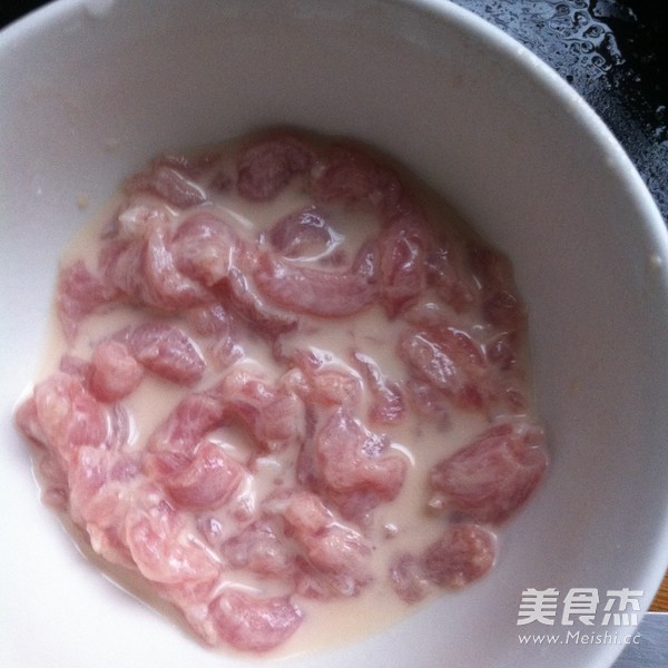 <a href=/shicai/shucai/BaiCai/index.html target=_blank><u>白菜</u></a>肉丝的做法