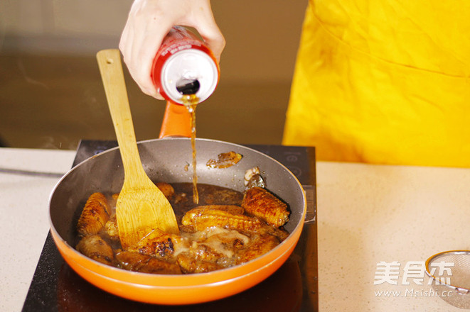 可乐<a href=/shicai/rouqin/JiChi/index.html target=_blank><u>鸡翅</u></a>的做法