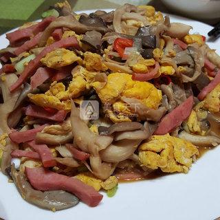 <a href=/shicai/shucai/PingGu/index.html target=_blank><u>平菇</u></a>炒<a href=/shicai/rouqin/JiDan/index.html target=_blank><u>鸡蛋</u></a>