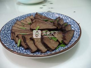 <a href=/shicai/rouqin/NiuRou/index.html target=_blank><u>牛肉</u></a>味腊<a href=/shicai/rouqin/ZhuGan/index.html target=_blank><u>猪肝</u></a>